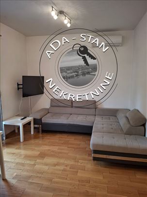 Trosoban stan u Mira Popare