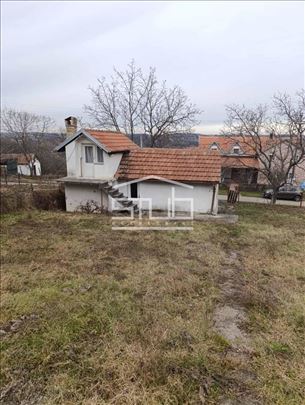 Uknjižena kuća sa placem, Prodaja! ID#1506