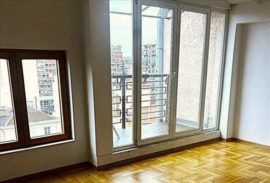 Vračar, Neimar, penthaus 220m2 više garažnih mesta