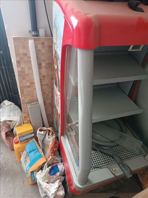 Coca cola frizider - vitrina
