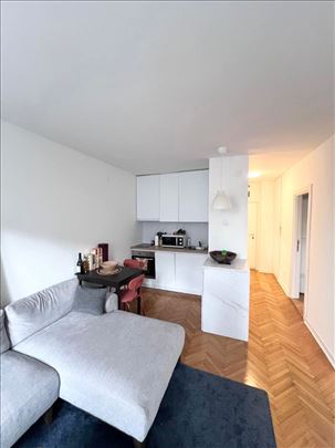 Fontana | Moderan i suncan 2.5 stan 