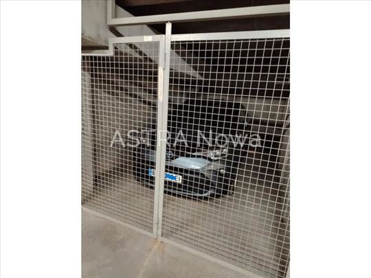 Garaža u Gandijevoj