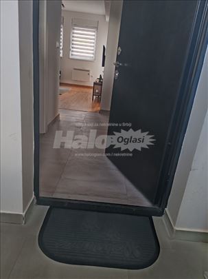 Izdaje se Lux stan na Ledinama