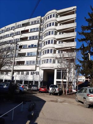 Izdajem stan Kraljevo uzi centar