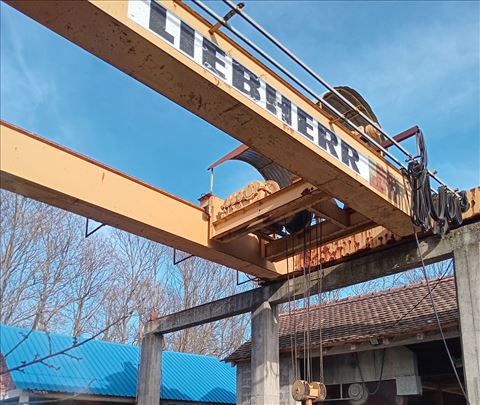 LIEBHERR kran