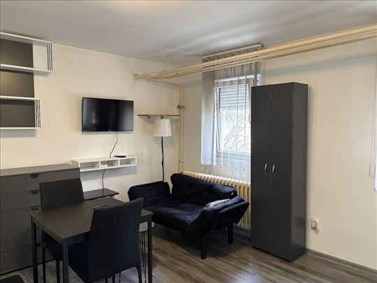 Odlična garsonjera na Kanarevom brdu-VN 3858