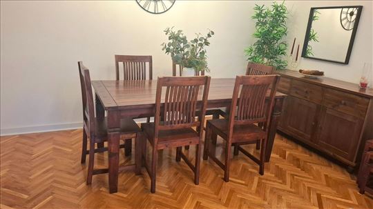 Trpezarijski sto i 6 stolica od punog drveta Jysk