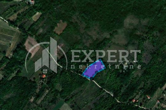 U ponudi  odlično zemljište 1016m2,  na putu Kamen