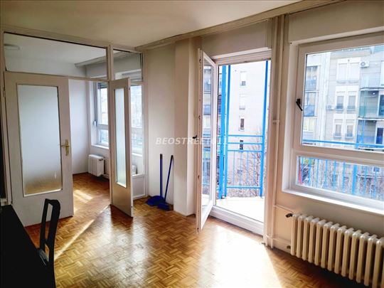 Vojislava Ilića ,jednoiposoban sa terasom