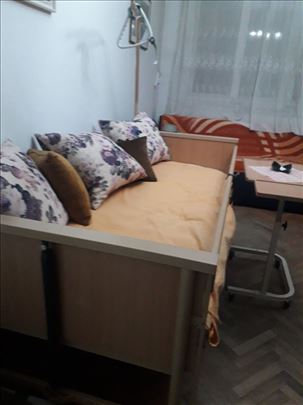 Električni bolnicki krevet, nov, koriscen 3 meseca