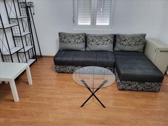 Izdavanje, Ibarska ulica – funkcionalan stan 30 m²