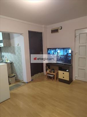 Jednosoban stan kod Vukovog spomenika