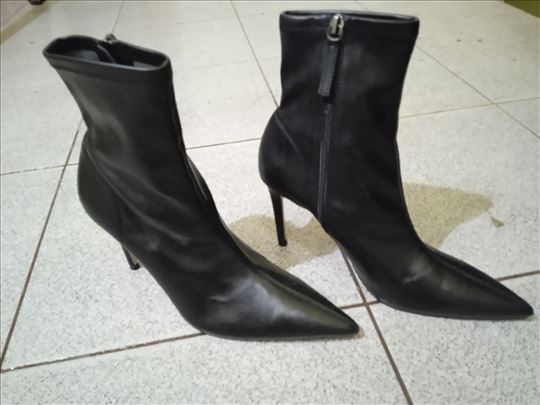 kozne cizmice Zara broj 40 (ug 26cm)