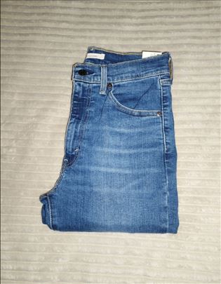 Levis farmerke broj 26, duzina 28