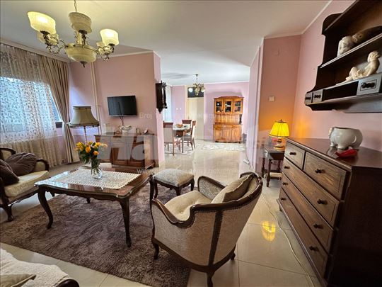 LUX Renoviran 3.0 stan (85m²) | 4. juli