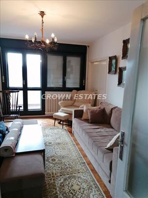 Odlican Uknjizen 2.0 Stan Na Dobroj Lokaciji