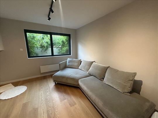 Prodaje se odličan investicioni stan na Vračaru