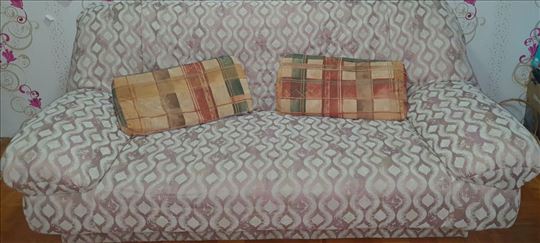 Prodajem Nevena trosed