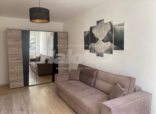 Sjajan stan, odlična lokacija!!!