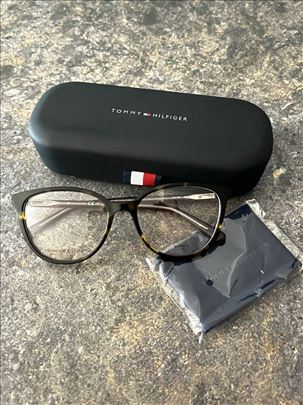 TOMMY HILFIGER dioptrijski ram