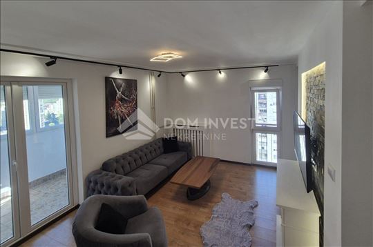 Blok 61, renoviran, 71+7kvm