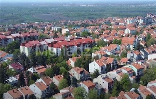 Cerak 43m2, 1,5sob, .prizemlje ,lux, namesten, ukn