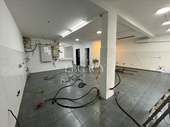 Đeram, višenamenski lokal na odličnoj lokaciji ID#