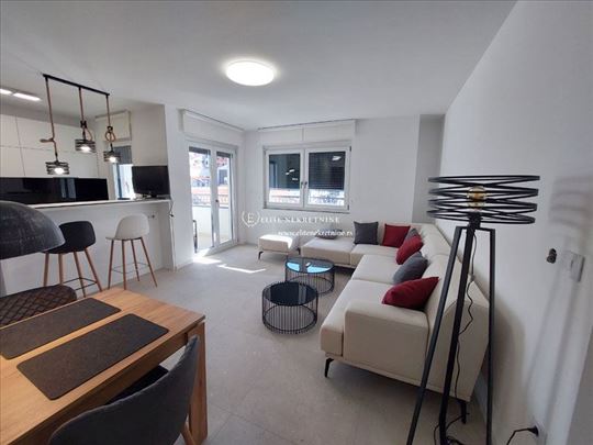 Ekskluzivan lux stan,garaza,novogradnja