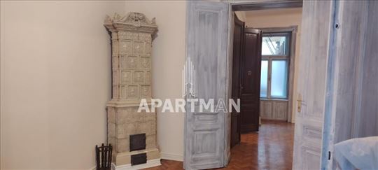 Francuska, 4.0 salonac, izdavanje ID#2334