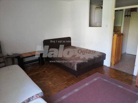 Garsonjera na Čukarićkoj padini