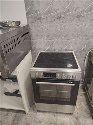 Hitno na prodaju sto inox 