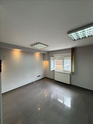 Izdaje se poslovni prostor,nov,parking ID#19071