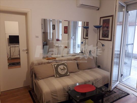 Izdajem 1.5 stan Ibarska