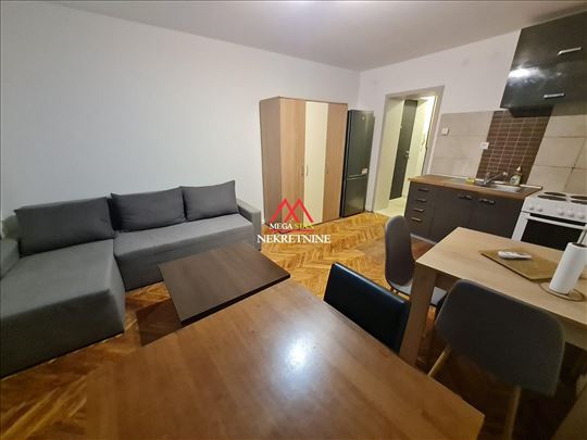 Jednoiposoban stan - 43m2 - Podbara 