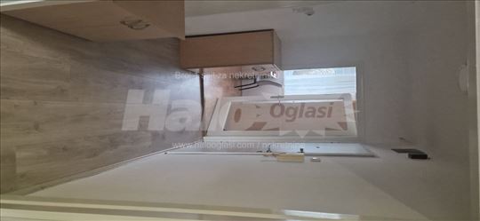 Jednosoban stan, pored parka, sve novo