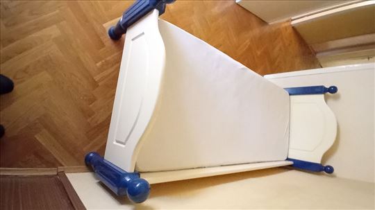 Krevet od medijapana + dušek od kaučuka