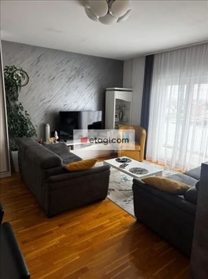 Lep uknjižen stan u Zemunu