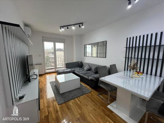 Lux, dvosoban sa garažom ID#1071