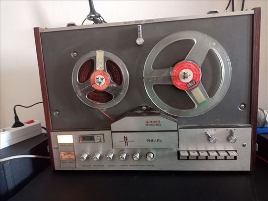 Magnetofon Philips 4407
