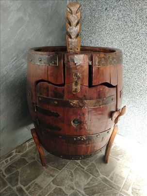 Prodajem drveno bure – mini bar 