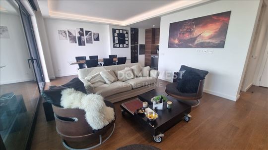 Sakura, luks, 3,0, 99m2, namešten