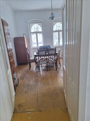 Srbobran - Centar - 189m2 na 6,9ari ID#24835