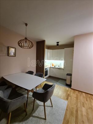 Stan,Novi Sad,Bulevar Evrope,kv: 59.00, € 195000