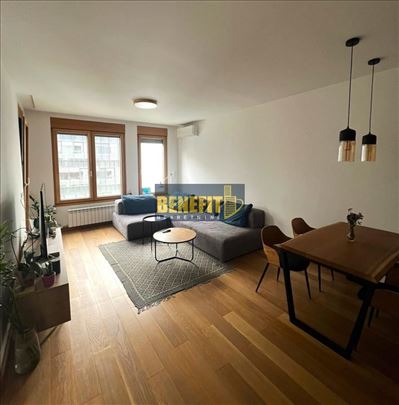 Stan za izdavanje u zgradi Exing, u Bloku 65