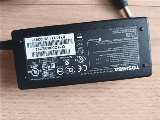 Toshiba adapter za laptop 19V 3.42A