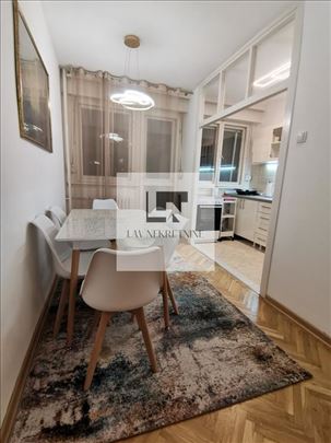 Veliki stan na granici Zemuna i N. Beograda