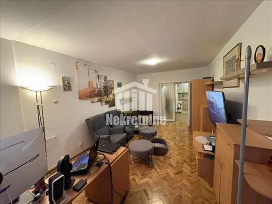 Zemun, Banijska, 2.5 stan 72m2 ID#1642