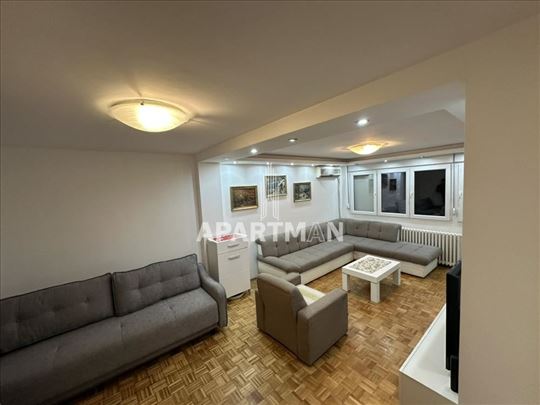 Blok, 45, renoviran stan ID#2339