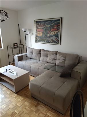 Izdaje se stan na Karaburmi