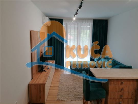 Izdaje se stan u blizini Čaira